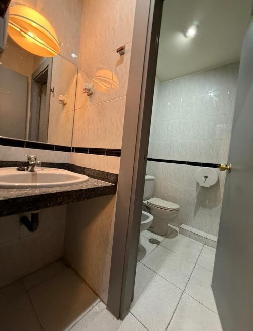 baño local bruguera
